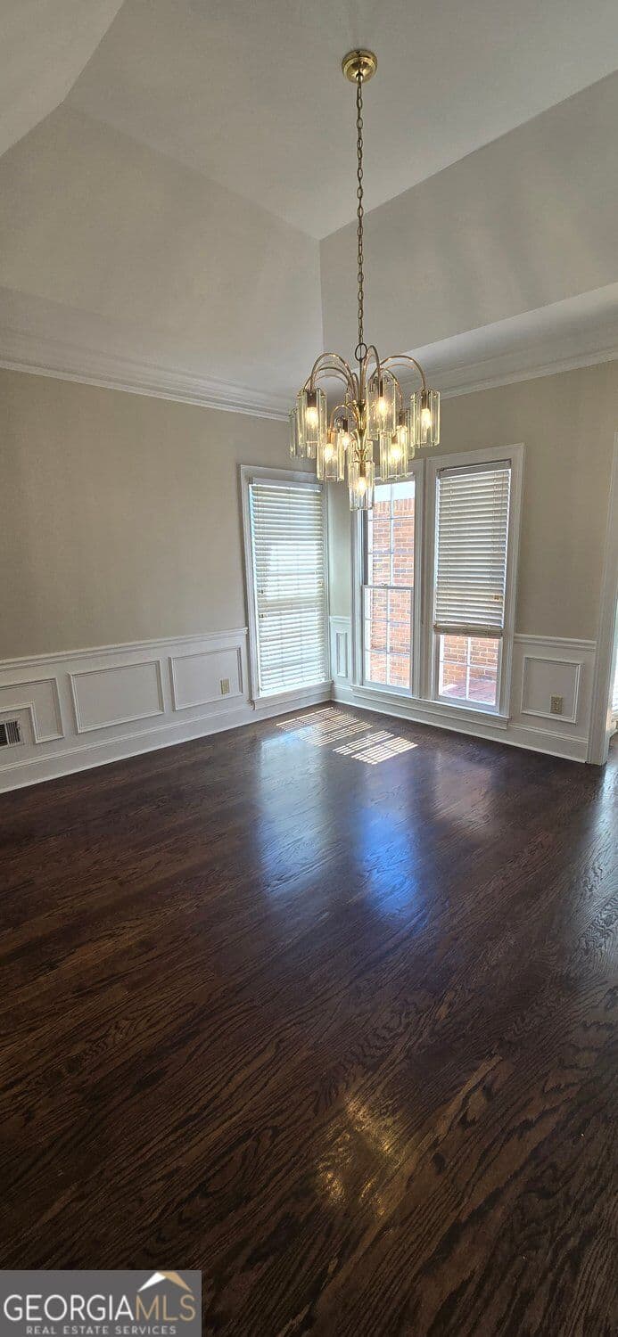 6 bedroom, 4.5 bathroom, 5,552 sq ft single family residence for rent at 5005 Johns Creek Court, Alpharetta, GA 30022 for $3,300 a month — photo 3
