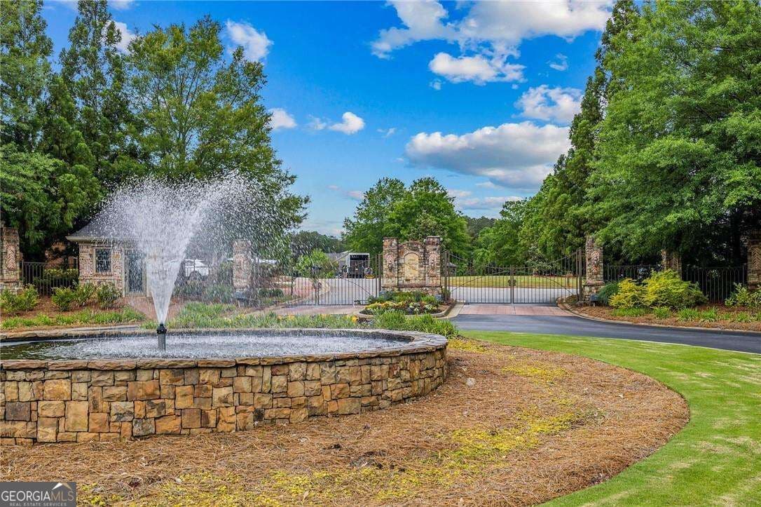 5 bedroom, 4.5 bathroom, 5,263 sq ft single family residence for sale at 1021 Oxford Way, Watkinsville, GA 30677 — photo 4