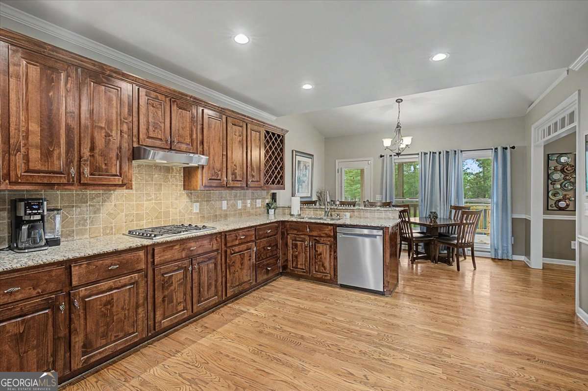5 bedroom, 4.5 bathroom, 3,189 sq ft single family residence for sale at 62 River Walk Parkway, Euharlee, GA 30145 — photo 3