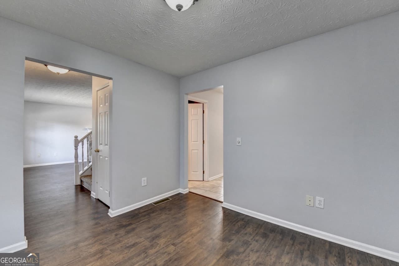 3 bedroom, 2.5 bathroom, 2,282 sq ft single family residence for sale at 3270 Spincaster Way, Loganville, GA 30052 — photo 8