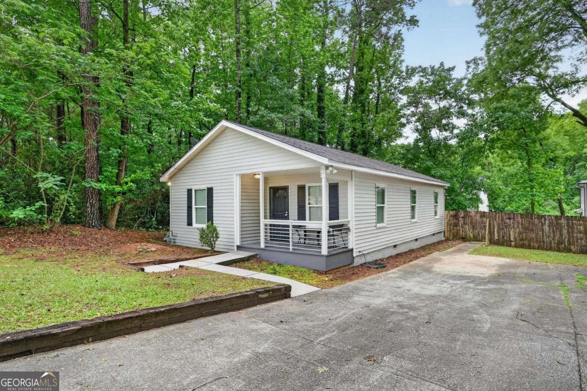 3 bedroom, 2 bathroom, 1,084 sq ft single family residence sold at 3239 Mchenry Avenue, Scottdale, GA 30079