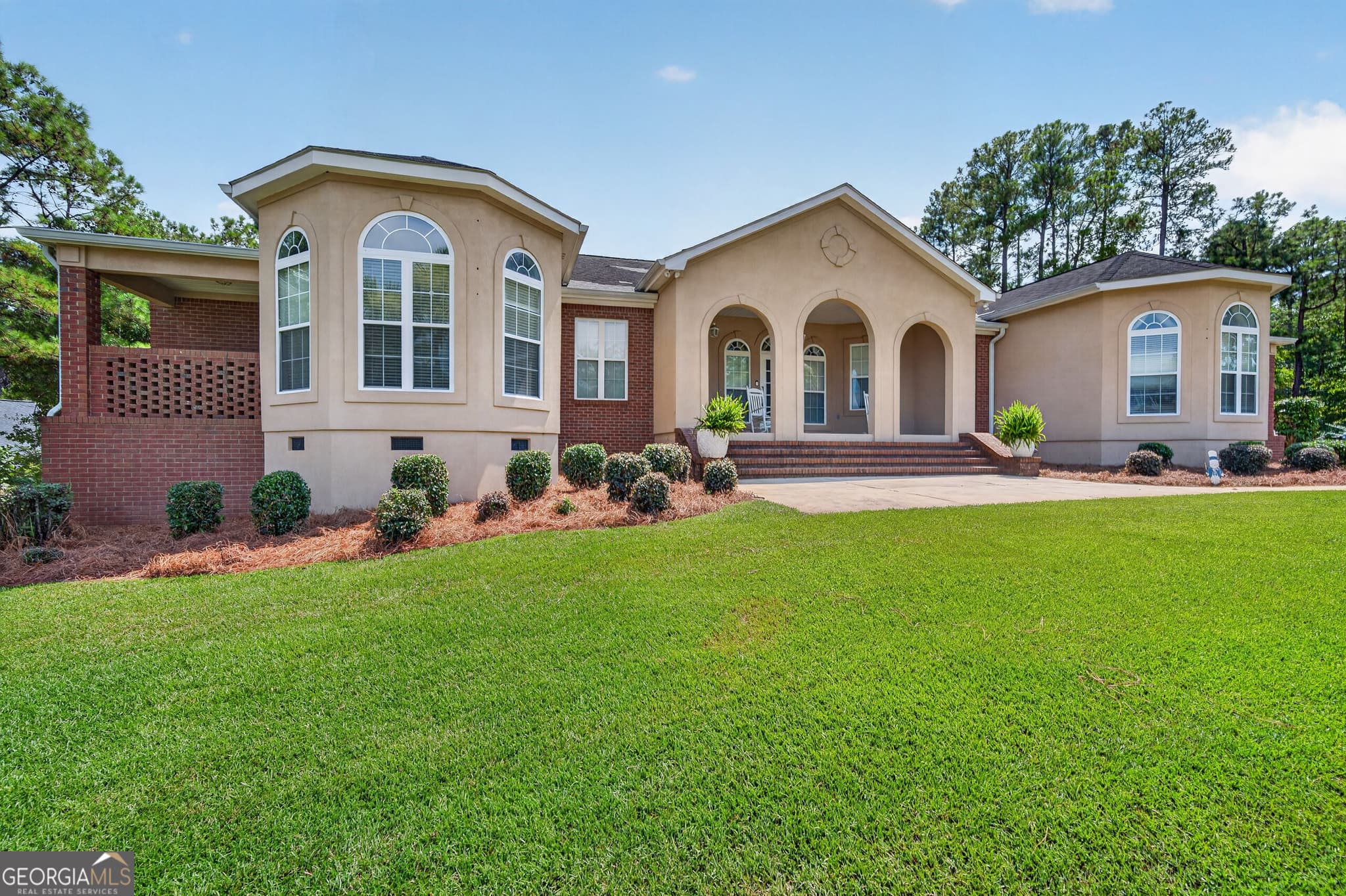 4 bedroom, 3.5 bathroom, 3,197 sq ft single family residence for sale at 103 Waters Edge Drive, Milledgeville, GA 31061 — photo 2