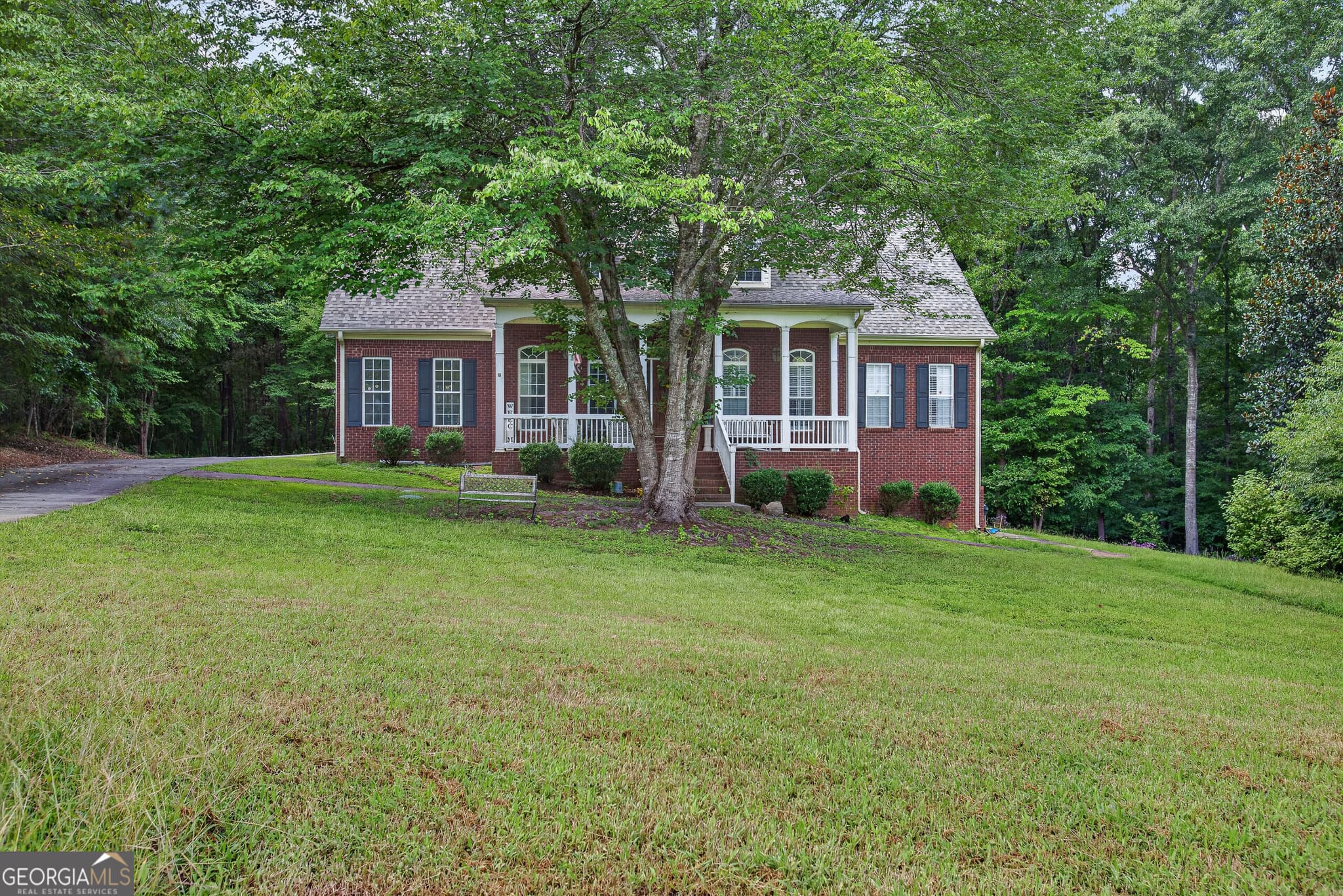 4 bedroom, 4 bathroom, 3,853 sq ft single family residence for sale at 134 Avalon Drive, Mcdonough, GA 30252 — photo 2