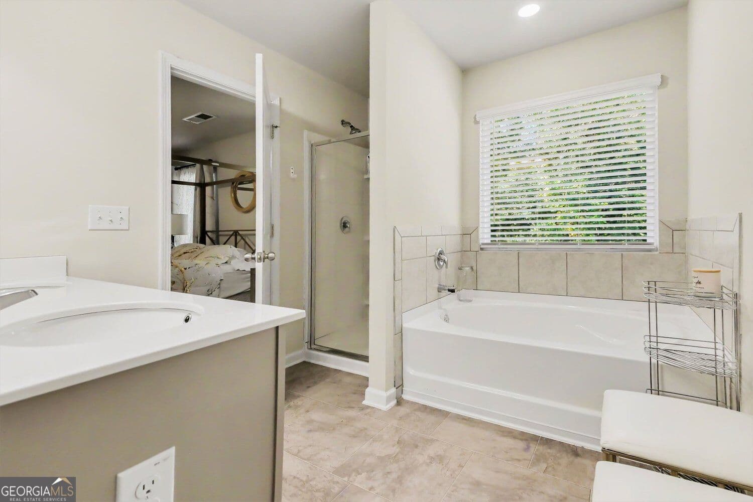 3 bedroom, 2.5 bathroom, 1,880 sq ft townhouse for sale at 5103 Lower Elm Street, Atlanta, GA 30349 — photo 5