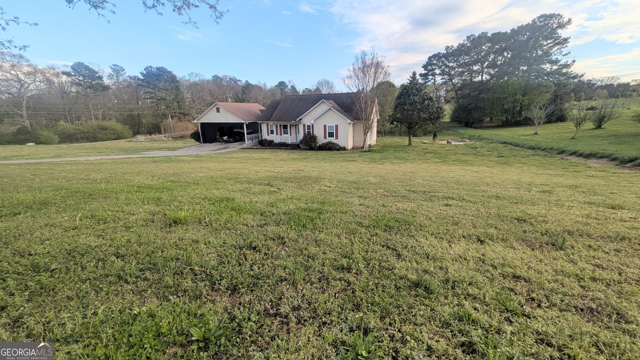 3 bedroom, 2 bathroom single family residence for sale at 327 Lovebridge Road, Calhoun, GA 30701 — photo 2