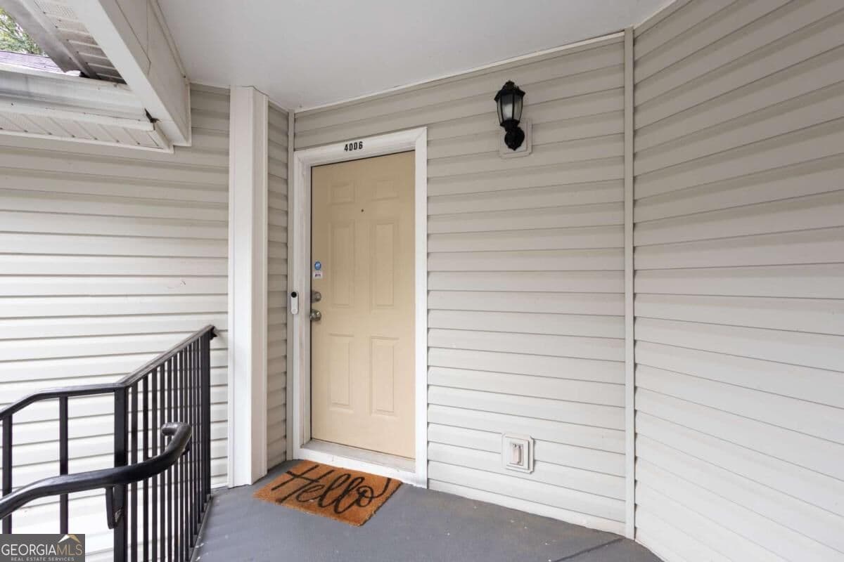2 bedroom, 2 bathroom, 1,177 sq ft condominium for sale at 4006 Orchard Hill Terrace, Stone Mountain, GA 30083 — photo 2