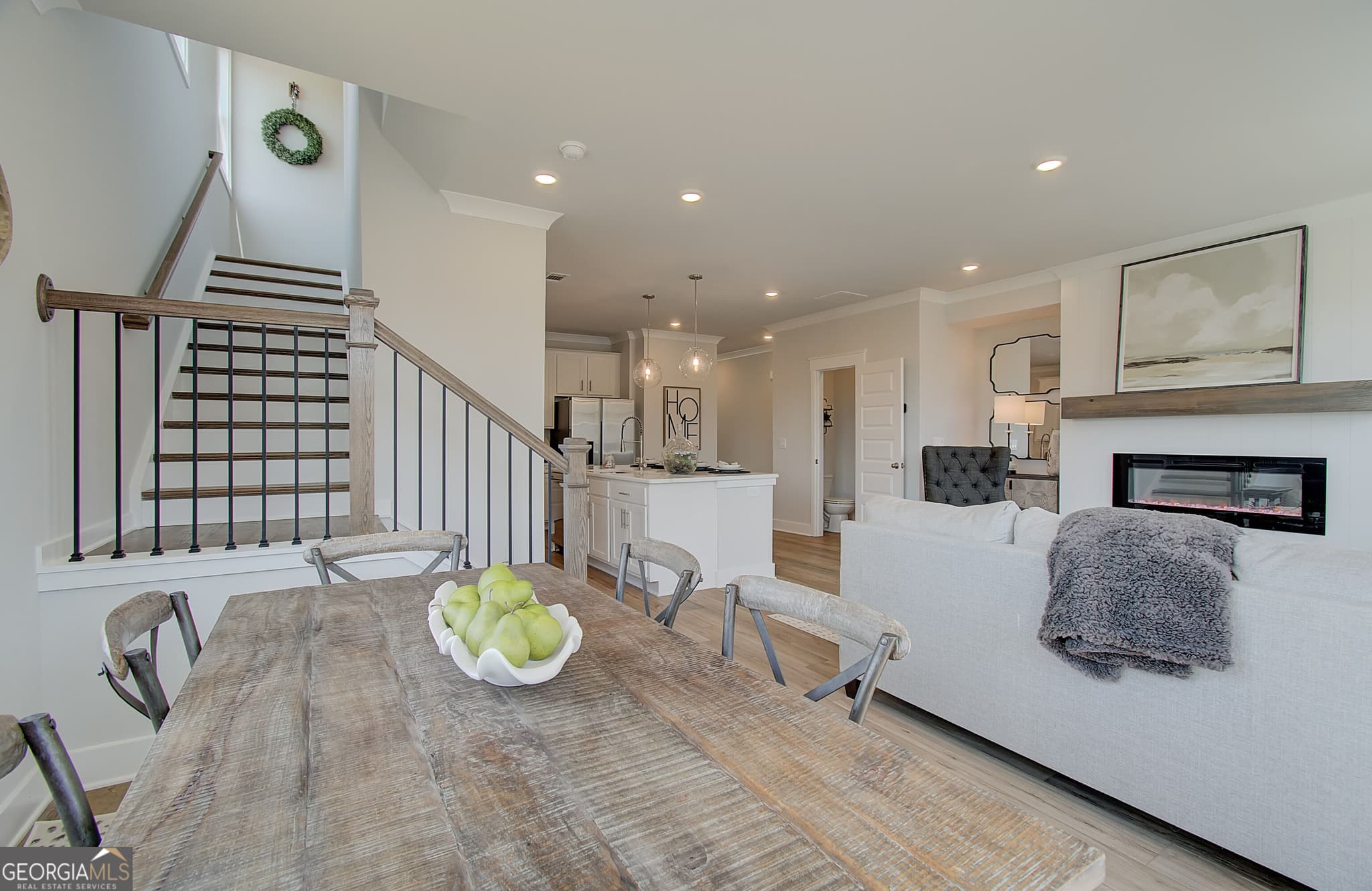 3 bedroom, 2.5 bathroom, 1,850 sq ft townhouse for sale at 314 Brook Landing Circle, Auburn, GA 30011 — photo 2