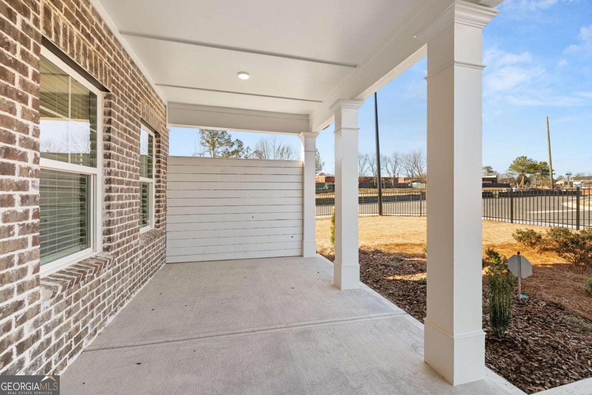 3 bedroom, 2.5 bathroom townhouse for sale at 3269 Lake Carlton Road 20, Loganville, GA 30052 — photo 2