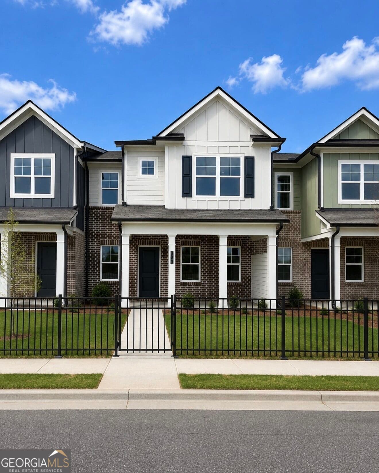 3 bedroom, 2.5 bathroom townhouse for sale at 3269 Lake Carlton Road 20, Loganville, GA 30052