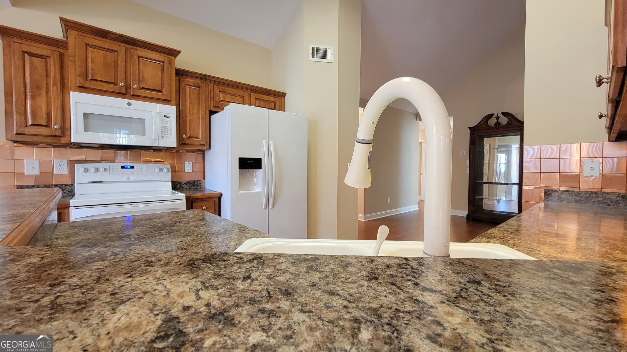 5 bedroom, 3.5 bathroom, 3,920 sq ft single family residence for sale at 371 Summit Chase Drive, Jefferson, GA 30549 — photo 6