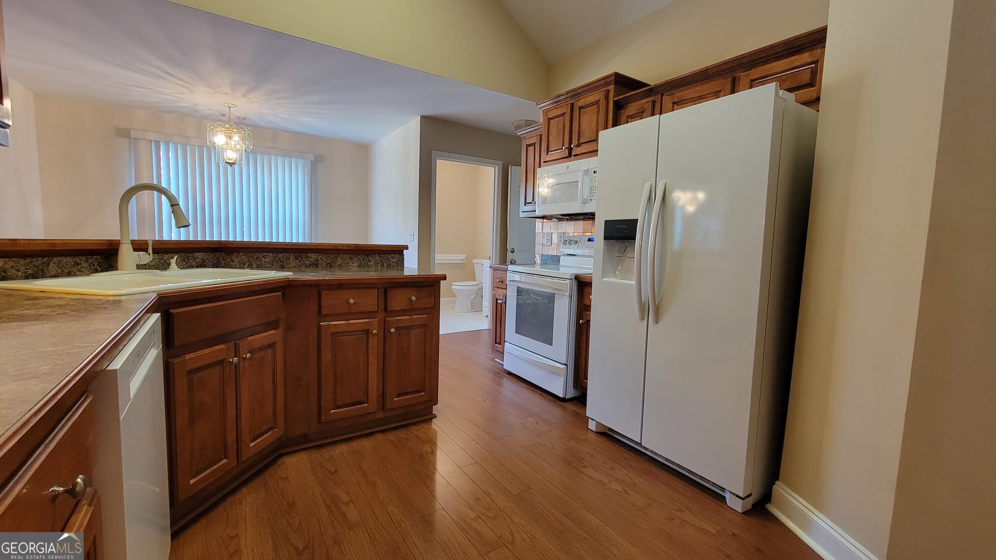 5 bedroom, 3.5 bathroom, 3,920 sq ft single family residence for sale at 371 Summit Chase Drive, Jefferson, GA 30549 — photo 7