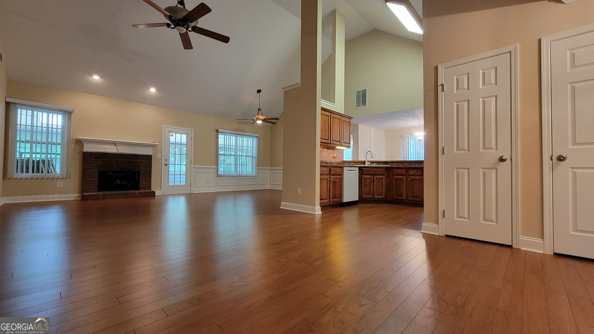 5 bedroom, 3.5 bathroom, 3,920 sq ft single family residence for sale at 371 Summit Chase Drive, Jefferson, GA 30549 — photo 3