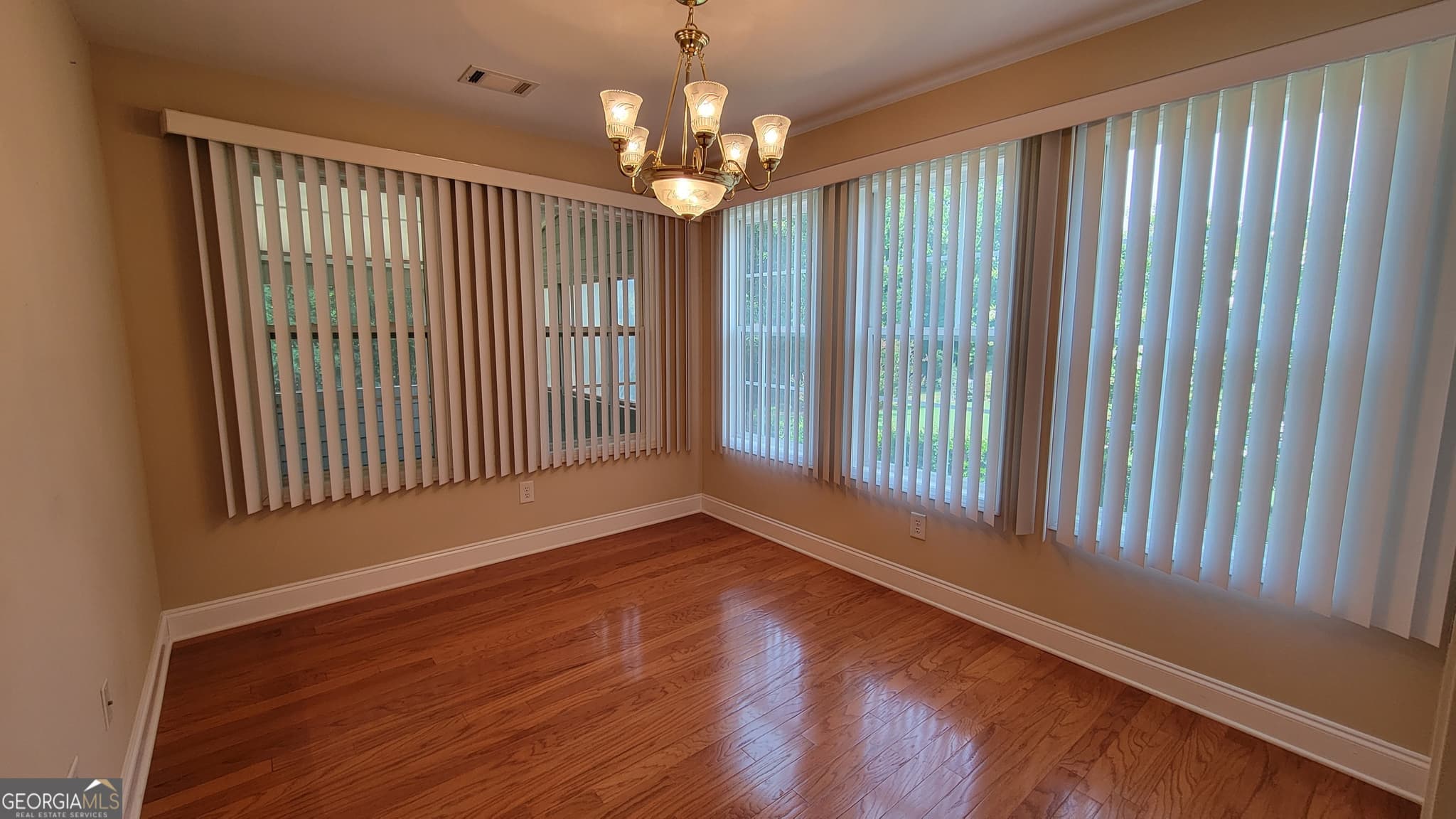 5 bedroom, 3.5 bathroom, 3,920 sq ft single family residence for sale at 371 Summit Chase Drive, Jefferson, GA 30549 — photo 9