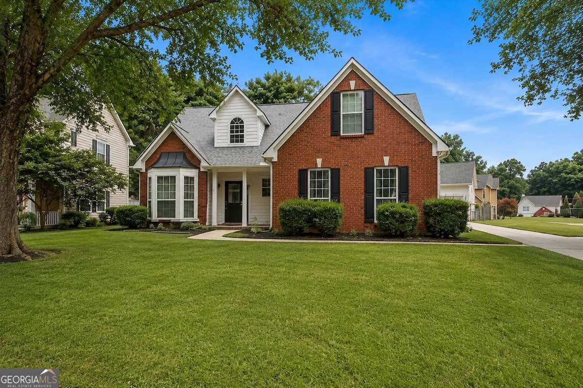 4 bedroom, 2.5 bathroom single family residence for rent at 665 Peachtree Trail Drive, Suwanee, GA 30024 for $2,400 a month — photo 2