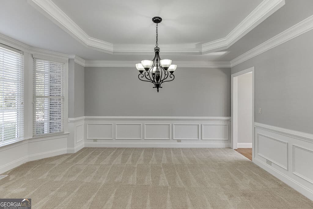 6 bedroom, 5 bathroom, 4,995 sq ft single family residence for sale at 7708 Sleepy Lagoon Way, Flowery Branch, GA 30542 — photo 7