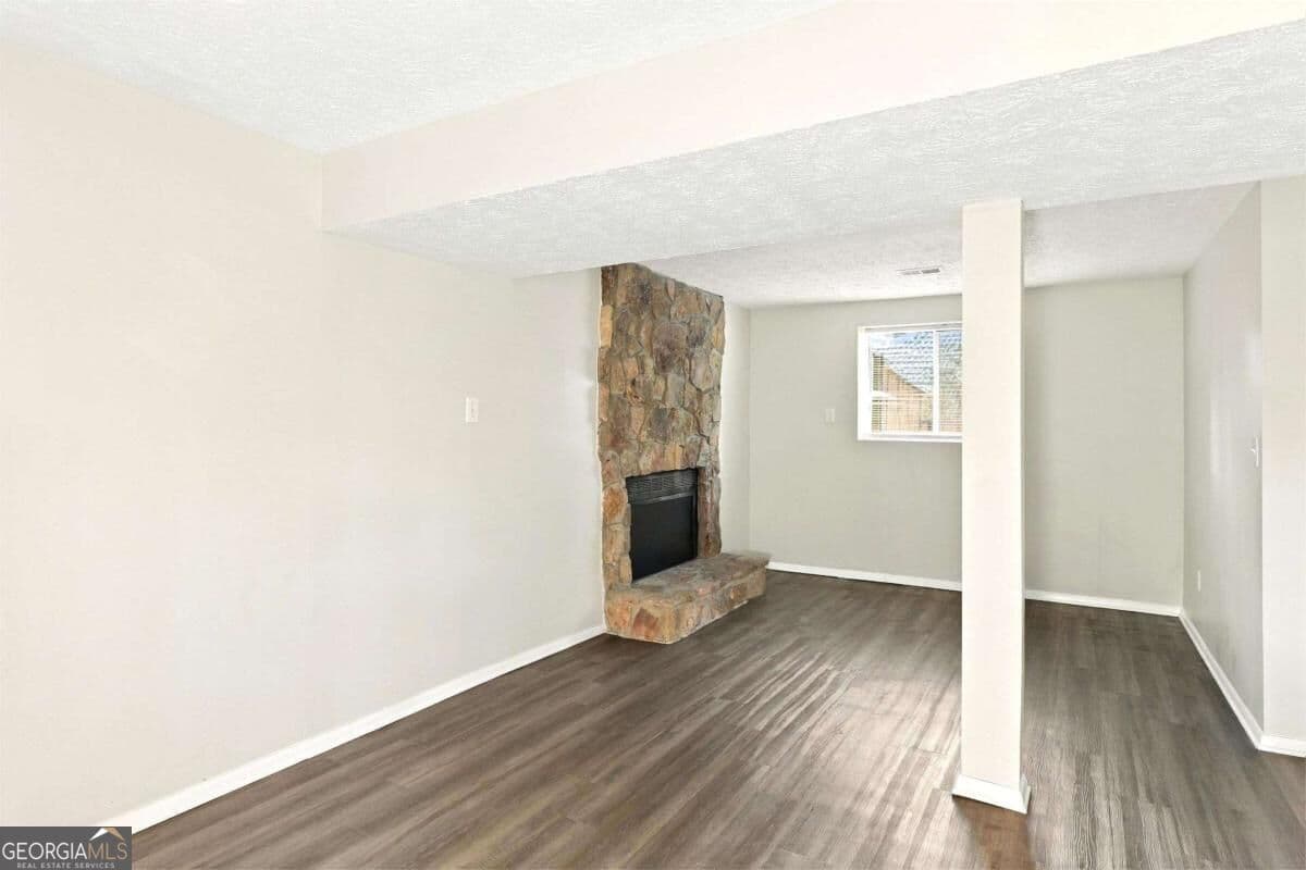 3 bedroom, 3 bathroom single family residence for rent at 5131 Rockborough Trail, Norcross, GA 30071 for $2,355 a month — photo 10