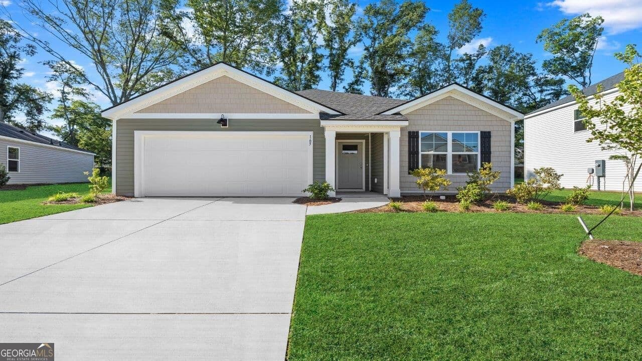 3 bedroom, 2 bathroom, 1,618 sq ft single family residence for sale at 165 Timber Road, Statesboro, GA 30458 — photo 1 of 38