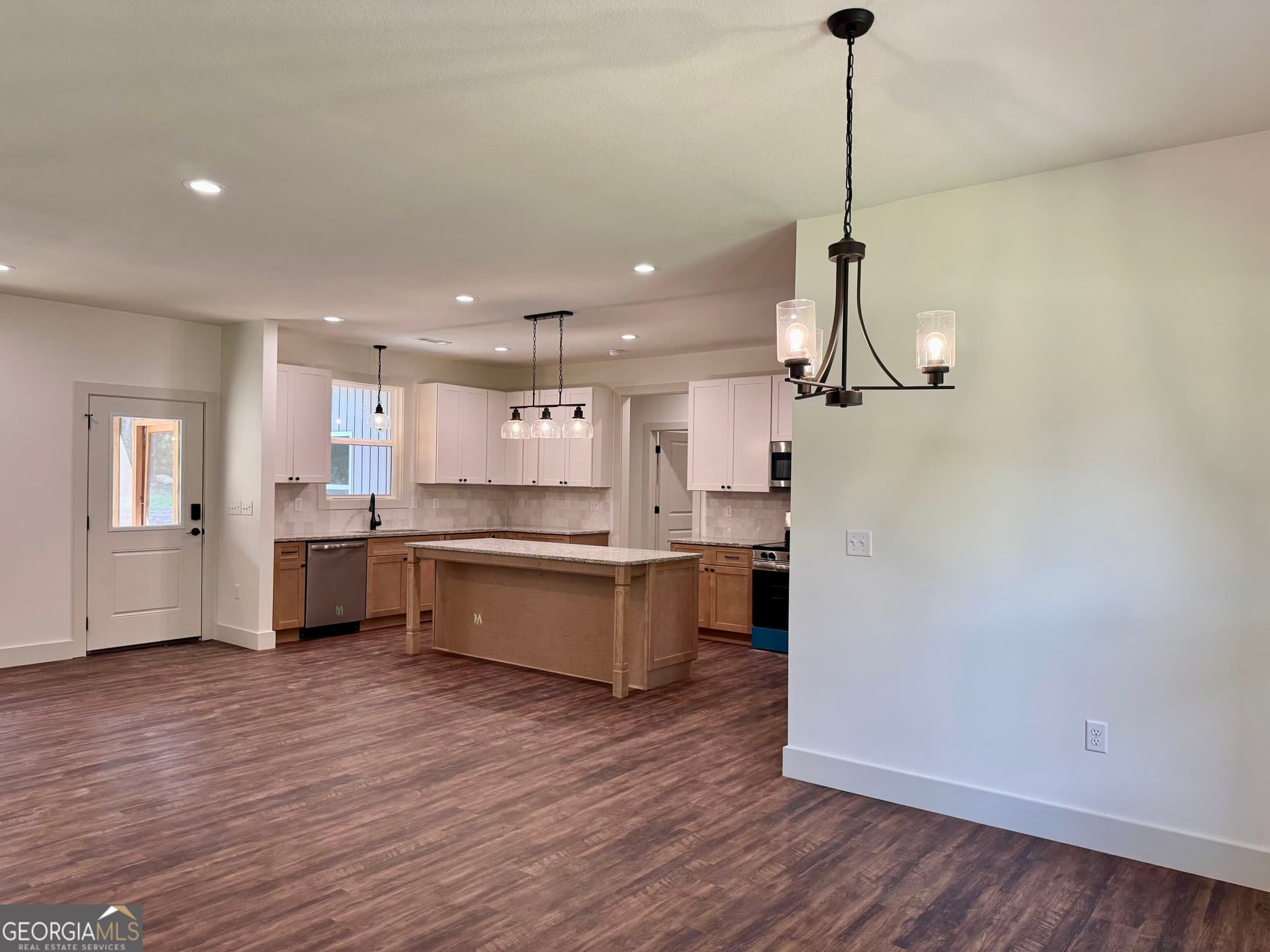 3 bedroom, 2 bathroom, 1,776 sq ft single family residence for sale at 160 Wood Oak Circle, Cochran, GA 31014 — photo 6