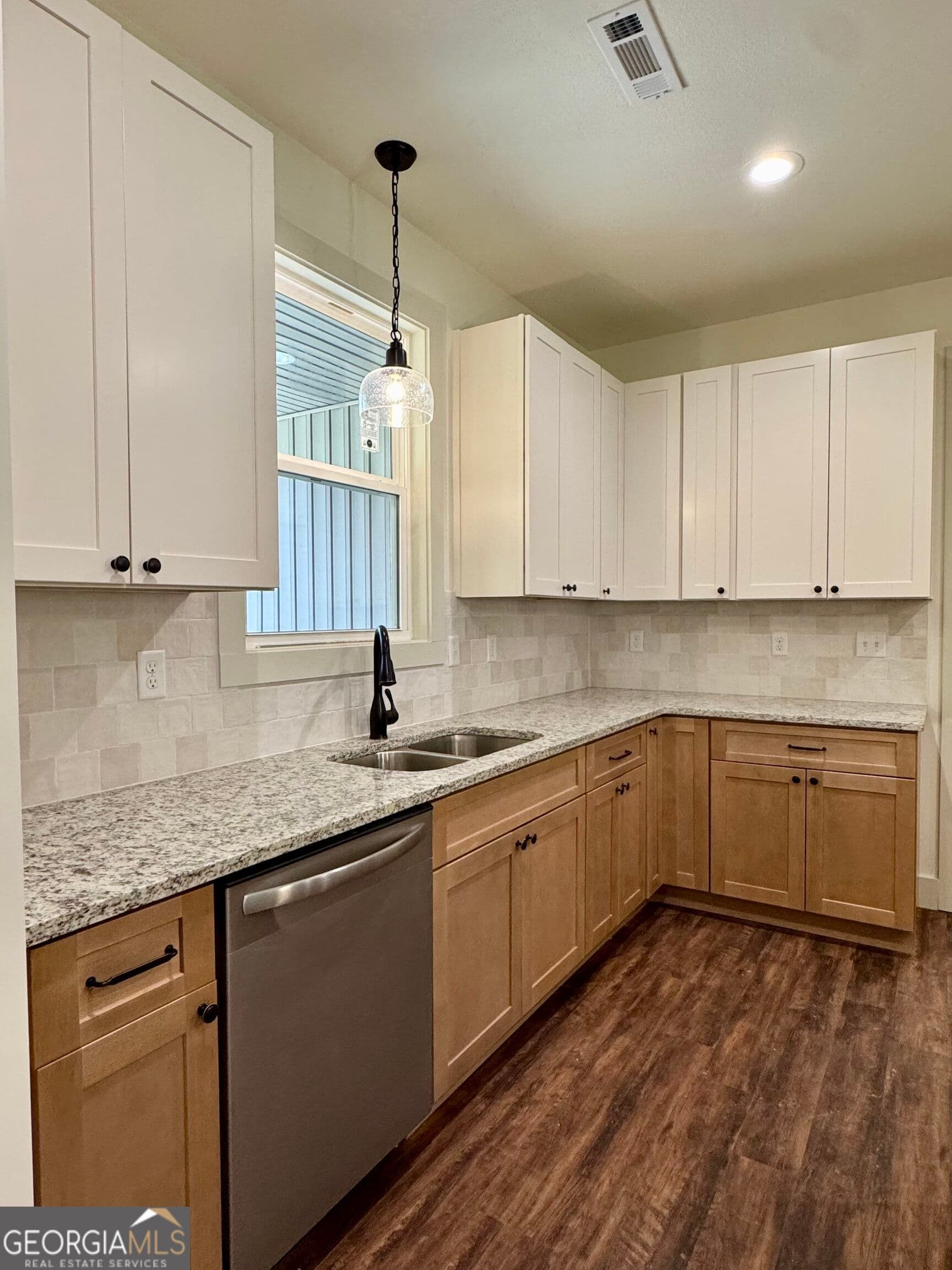 3 bedroom, 2 bathroom, 1,776 sq ft single family residence for sale at 160 Wood Oak Circle, Cochran, GA 31014 — photo 7