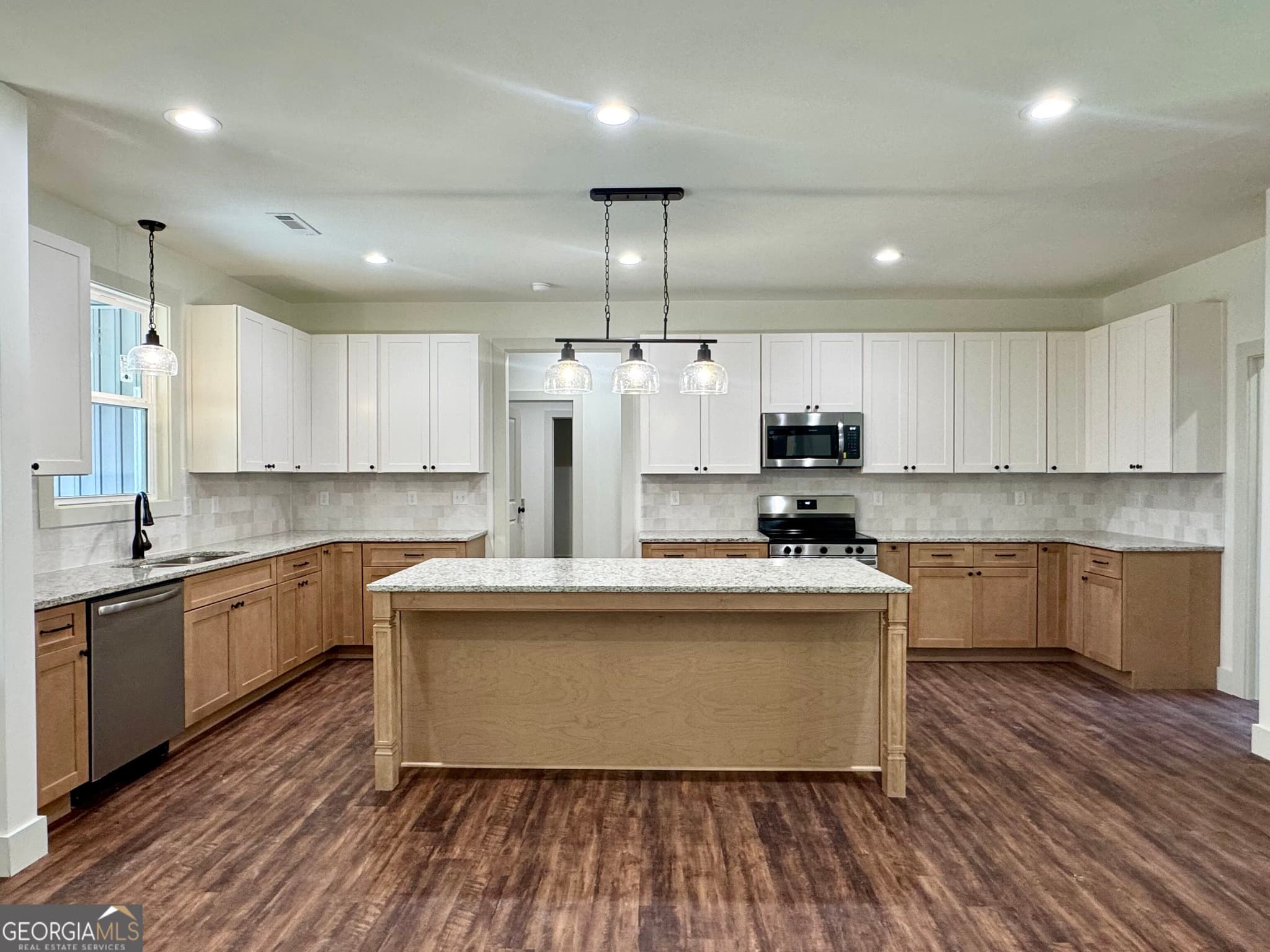 3 bedroom, 2 bathroom, 1,776 sq ft single family residence for sale at 160 Wood Oak Circle, Cochran, GA 31014 — photo 9