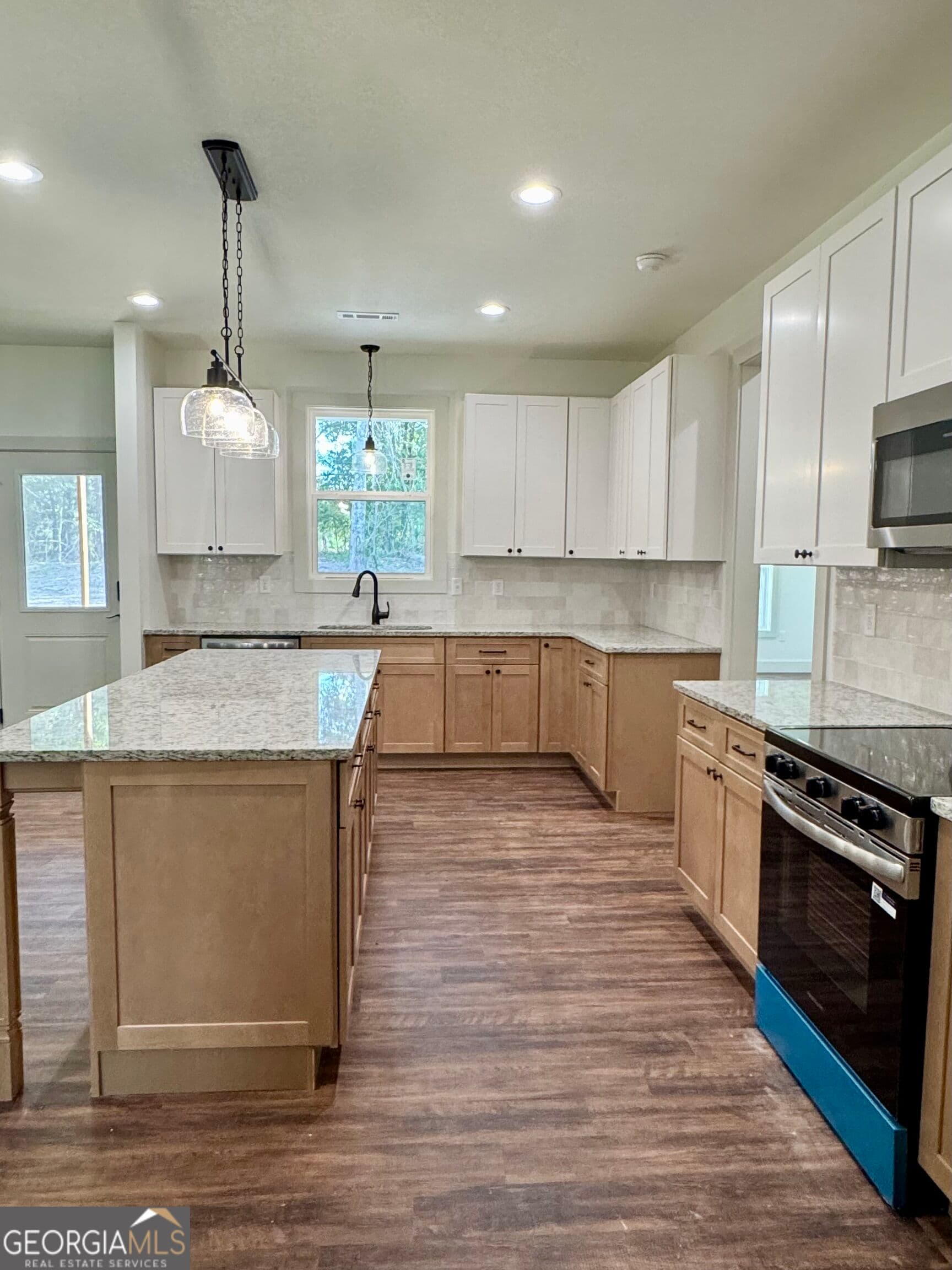 3 bedroom, 2 bathroom, 1,776 sq ft single family residence for sale at 160 Wood Oak Circle, Cochran, GA 31014 — photo 8