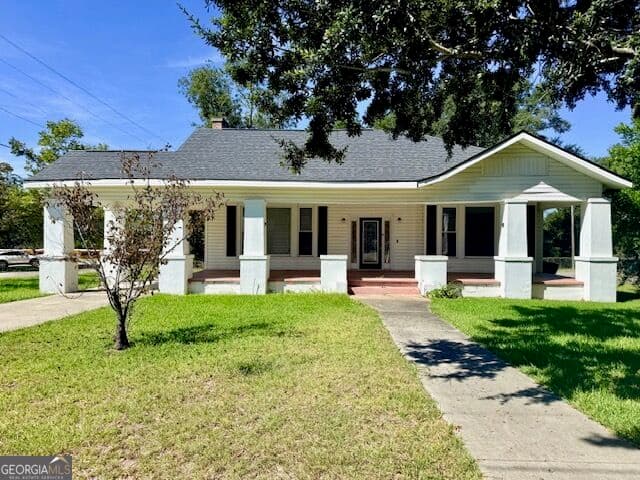 3 bedroom, 2.5 bathroom, 2,609 sq ft single family residence for sale at 40 S College Street, Metter, GA 30439 — photo 1 of 37