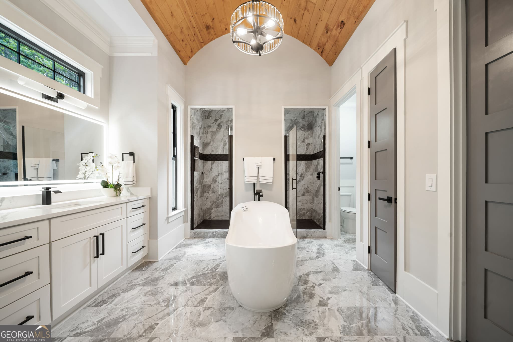 5 bedroom, 4.5 bathroom, 6,000 sq ft single family residence for sale at 101 Attwater Circle, Dawsonville, GA 30534 — photo 3