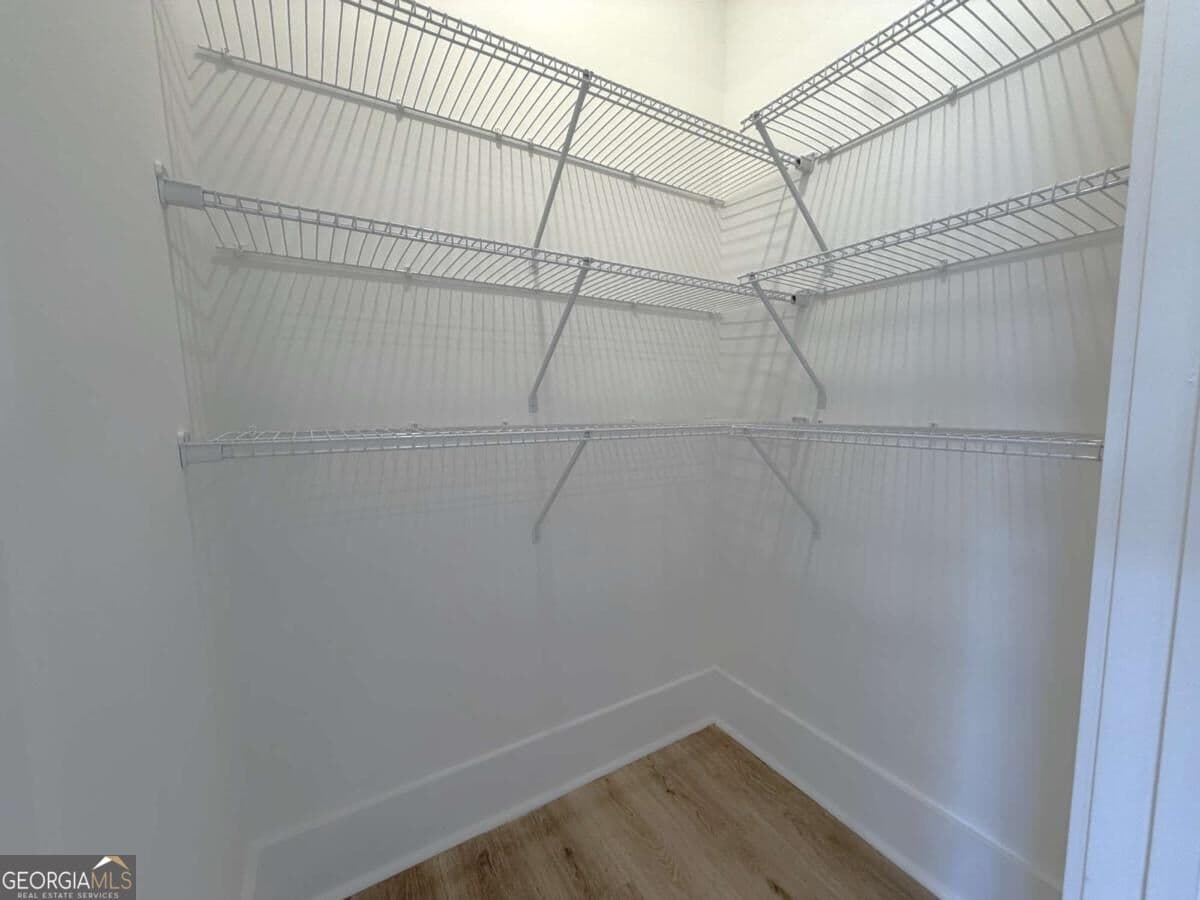 3 bedroom, 3.5 bathroom, 2,308 sq ft townhouse for sale at 5631 Peach Orchard Trail, Peachtree Corners, GA 30092 — photo 9