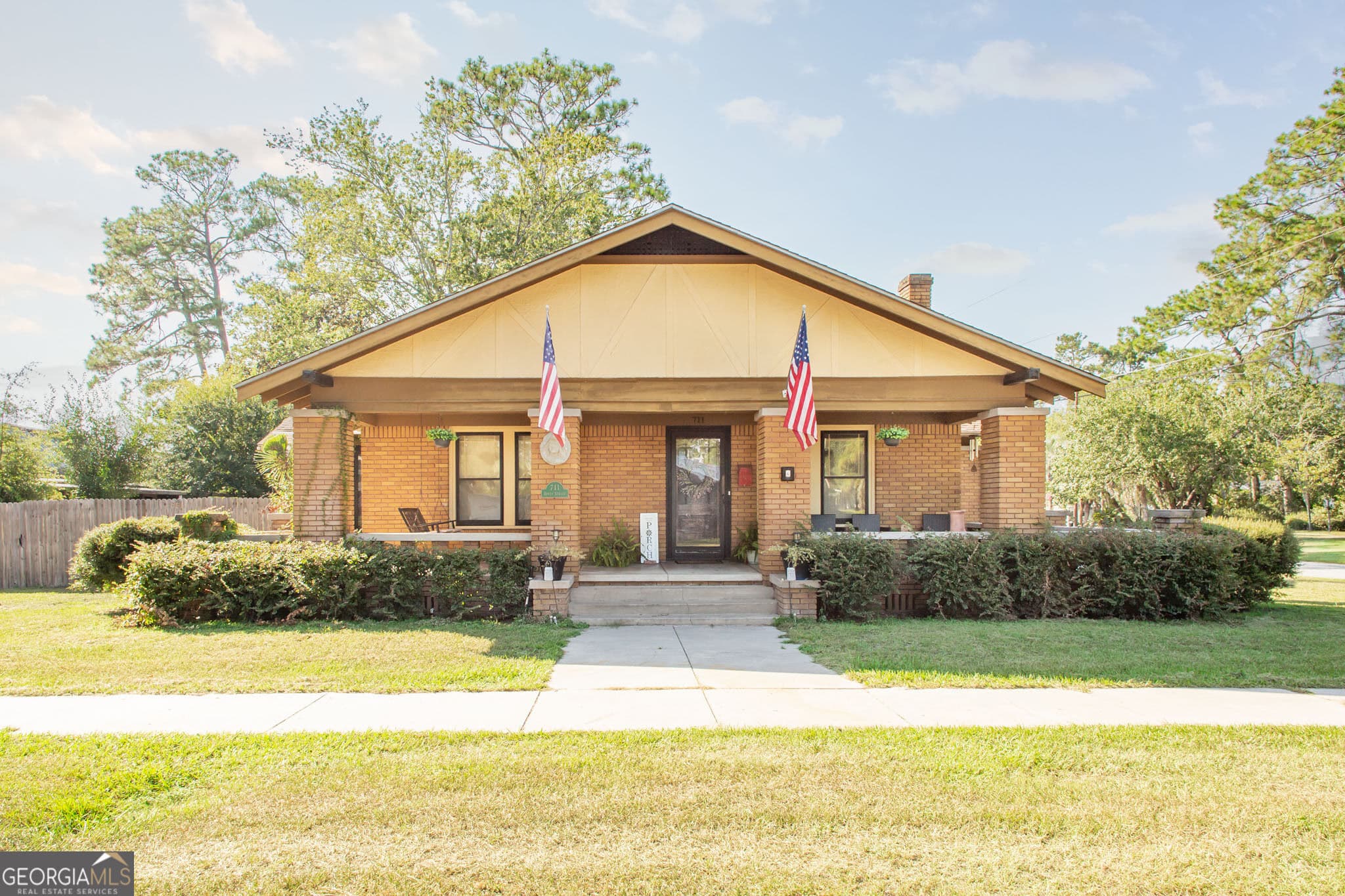 3 bedroom, 3 bathroom, 2,475 sq ft single family residence for sale at 711 Holly Street, Waycross, GA 31501 — photo 3
