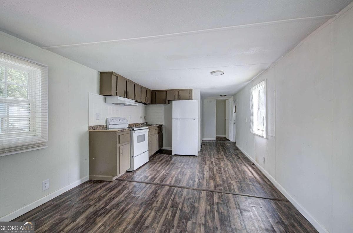 2 bedroom, 1 bathroom, 540 sq ft manufactured home,single family residence for rent at 242 W Big Indian Trail, Rome, GA 30165 for $1,200 a month — photo 2
