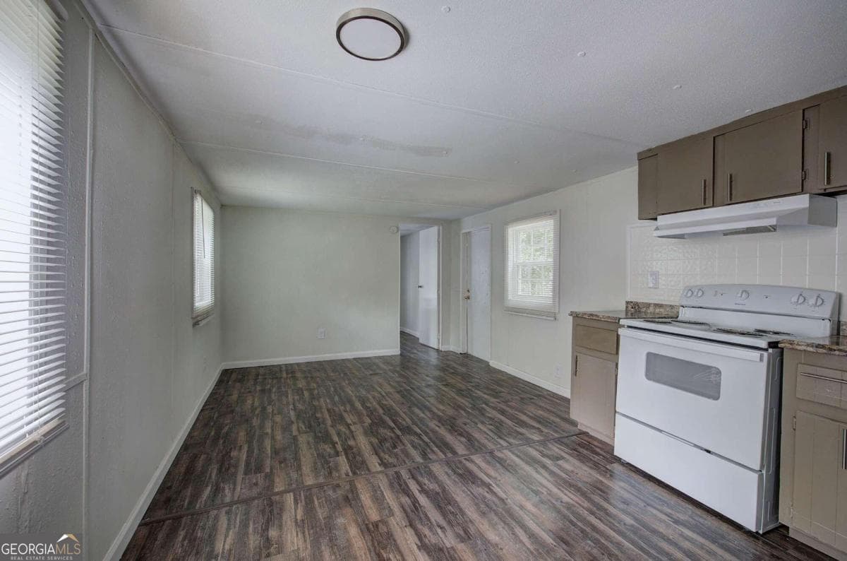 2 bedroom, 1 bathroom, 540 sq ft manufactured home,single family residence for rent at 242 W Big Indian Trail, Rome, GA 30165 for $1,200 a month — photo 6