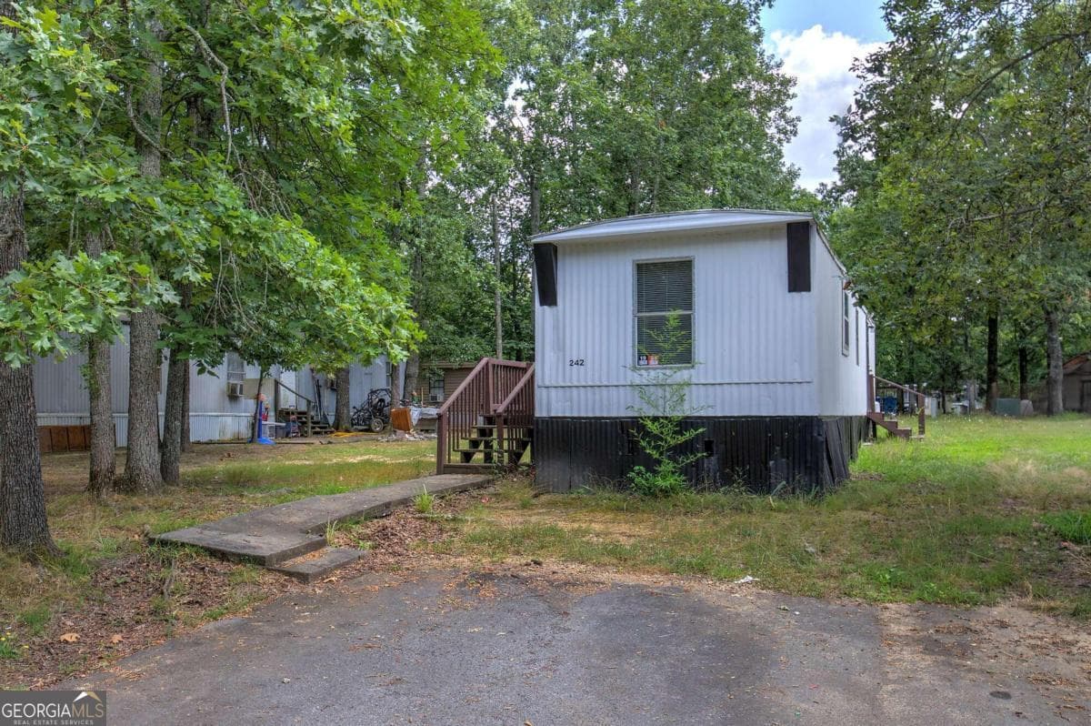 2 bedroom, 1 bathroom, 540 sq ft manufactured home,single family residence for rent at 242 W Big Indian Trail, Rome, GA 30165 for $1,200 a month — photo 1 of 13