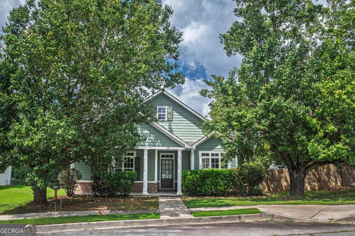 4 bedroom, 2 bathroom, 1,905 sq ft single family residence for sale at 282 Monarch Village Way, Stockbridge, GA 30281 — photo 1 of 65