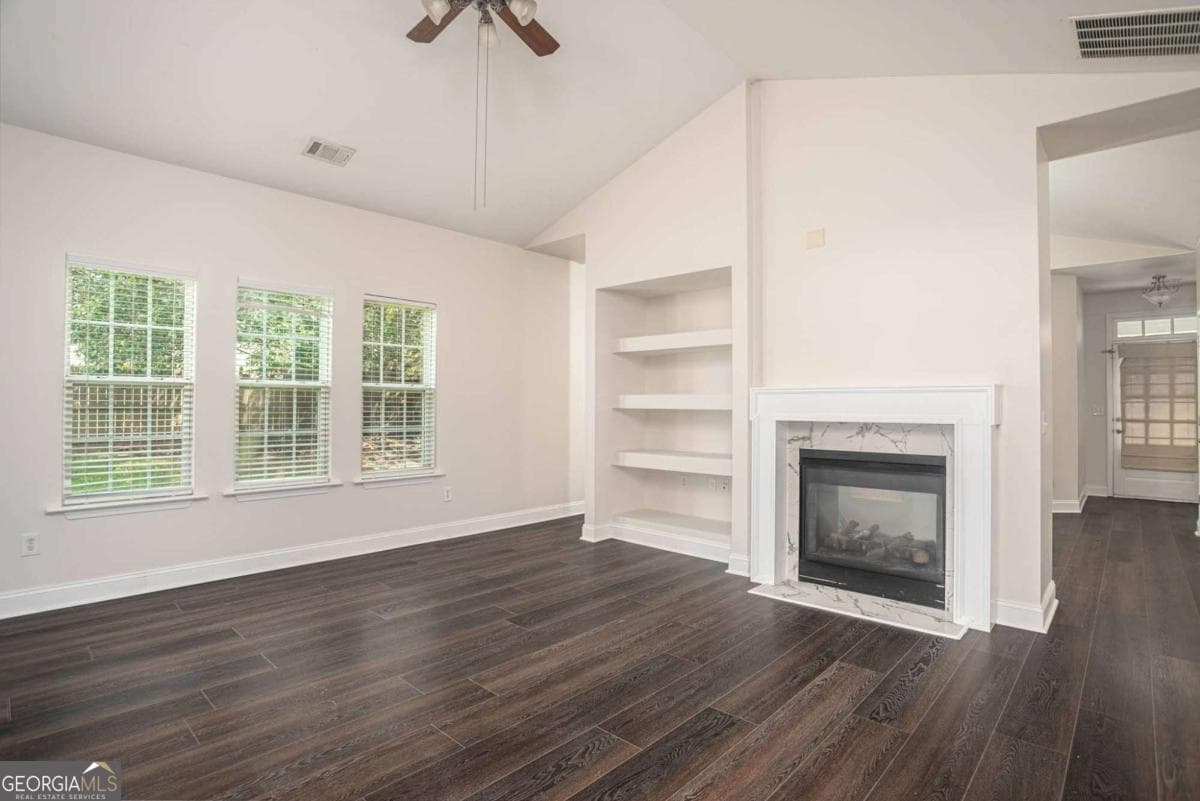 4 bedroom, 2 bathroom, 1,905 sq ft single family residence for sale at 282 Monarch Village Way, Stockbridge, GA 30281 — photo 4