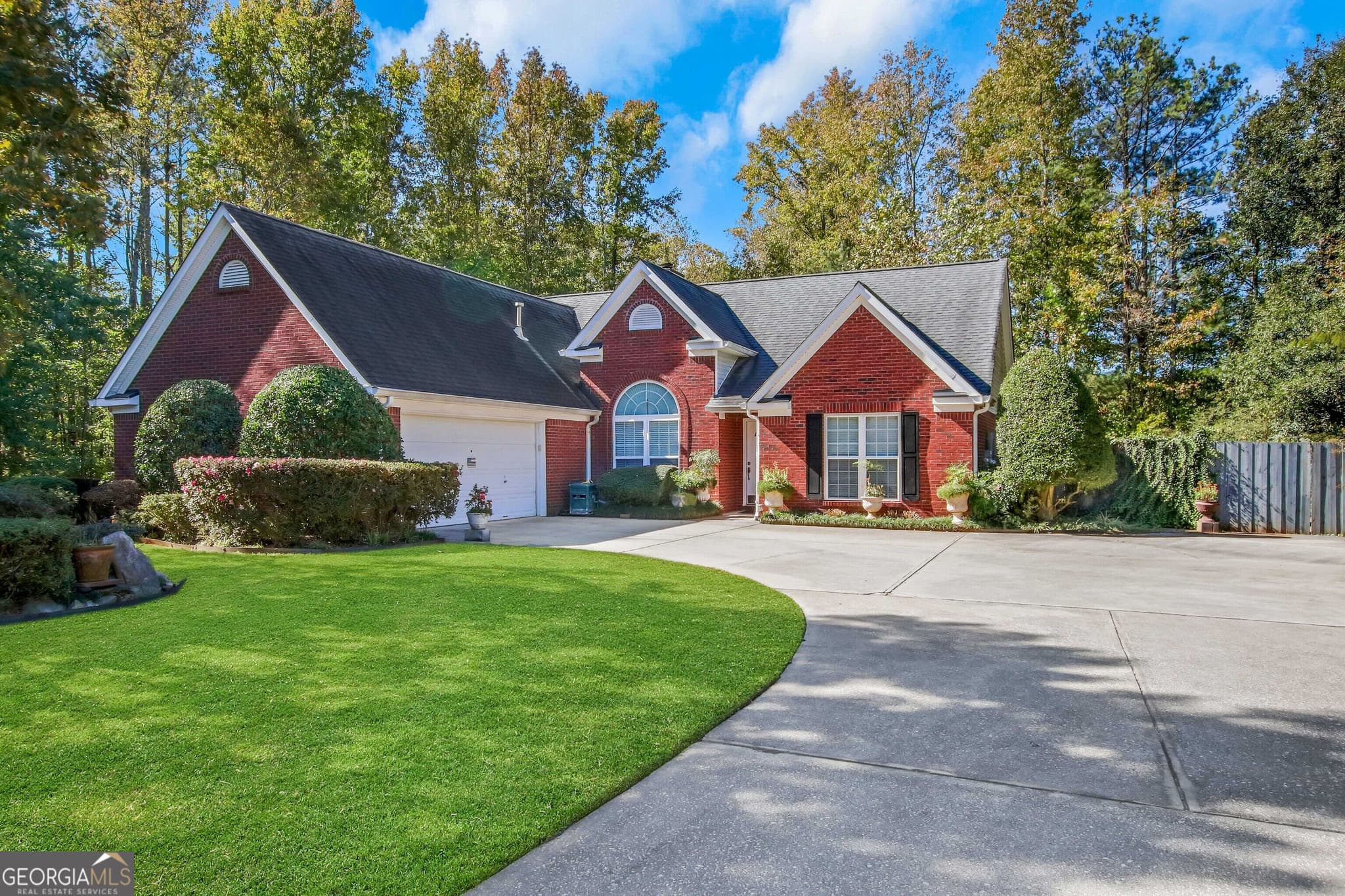 3 bedroom, 2 bathroom, 2,033 sq ft single family residence for sale at 7960 Black Horse Court, Cumming, GA 30041 — photo 1 of 57