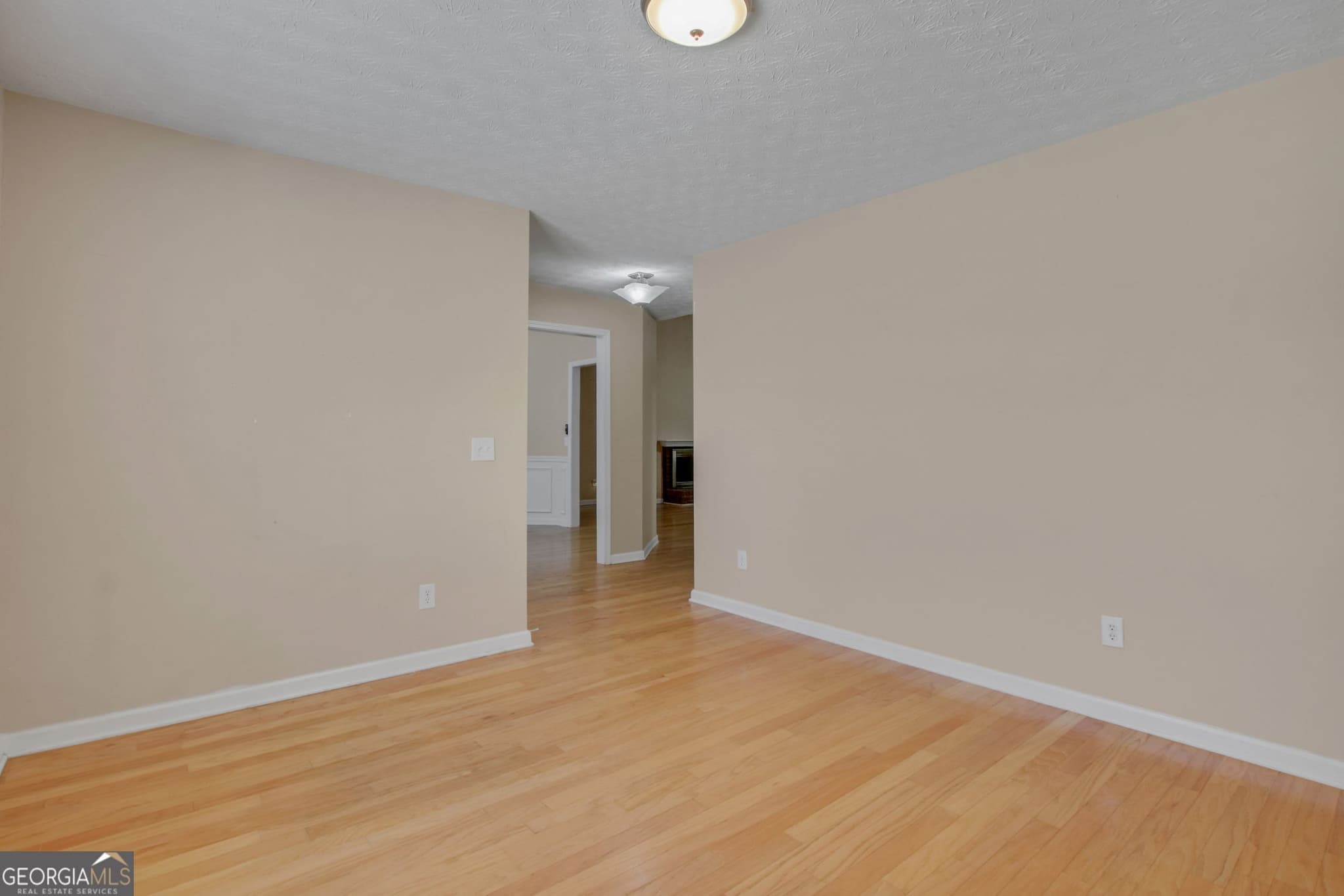 3 bedroom, 2 bathroom, 2,033 sq ft single family residence for sale at 7960 Black Horse Court, Cumming, GA 30041 — photo 10