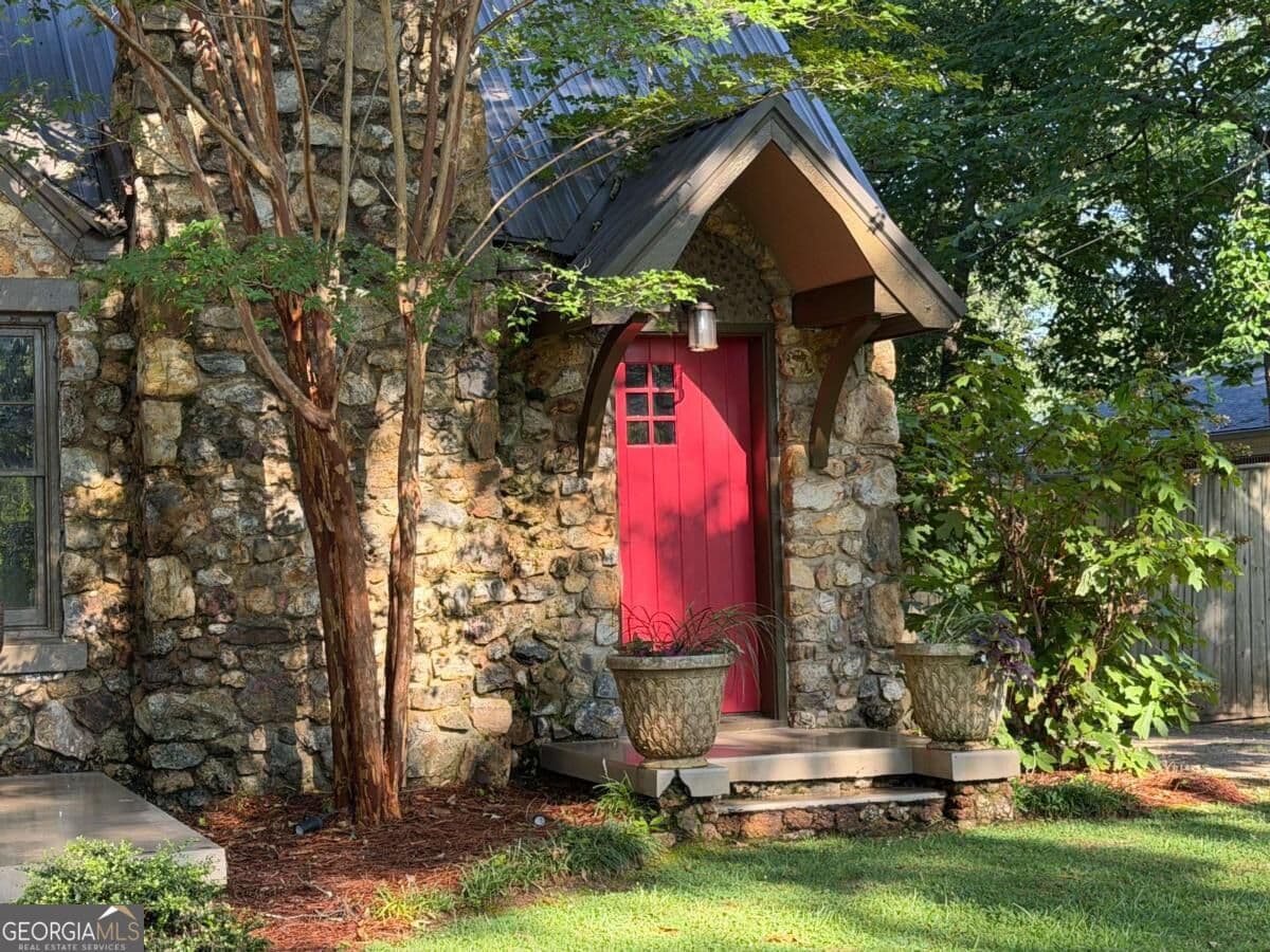 5 bedroom, 2 bathroom, 3,066 sq ft single family residence for sale at 607 N College Street, Cedartown, GA 30125 — photo 2