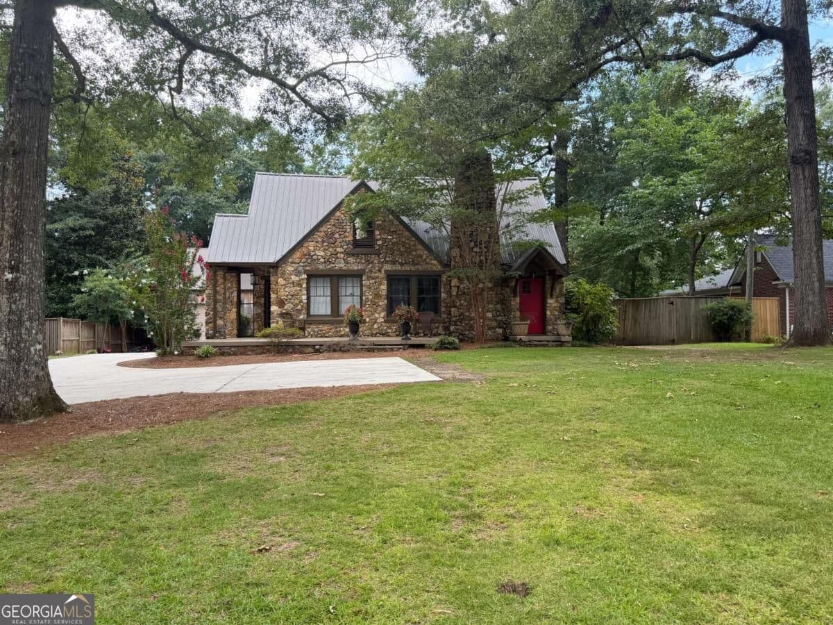 5 bedroom, 2 bathroom, 3,066 sq ft single family residence for sale at 607 N College Street, Cedartown, GA 30125 — photo 3