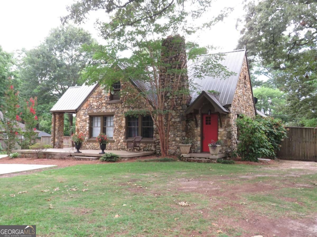 5 bedroom, 2 bathroom, 3,066 sq ft single family residence for sale at 607 N College Street, Cedartown, GA 30125 — photo 5