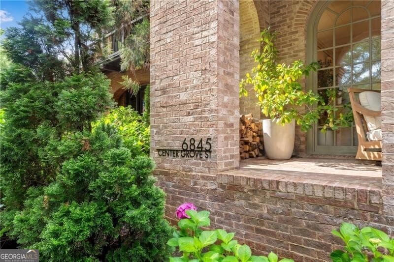 4 bedroom, 3 bathroom, 4,025 sq ft single family residence for sale at 6845 Center Grove Street, Cumming, GA 30040 — photo 3