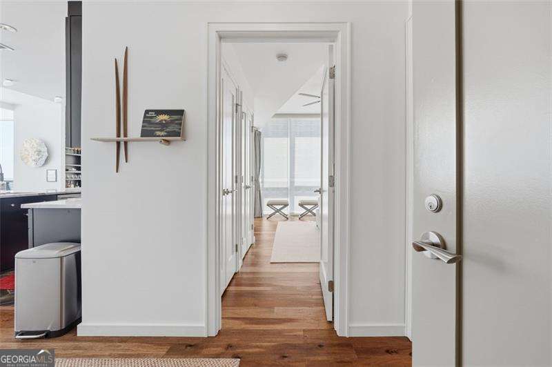 1 bedroom, 1 bathroom, 930 sq ft condominium for sale at 3325 Piedmont Road 1607, Atlanta, GA 30305 — photo 3