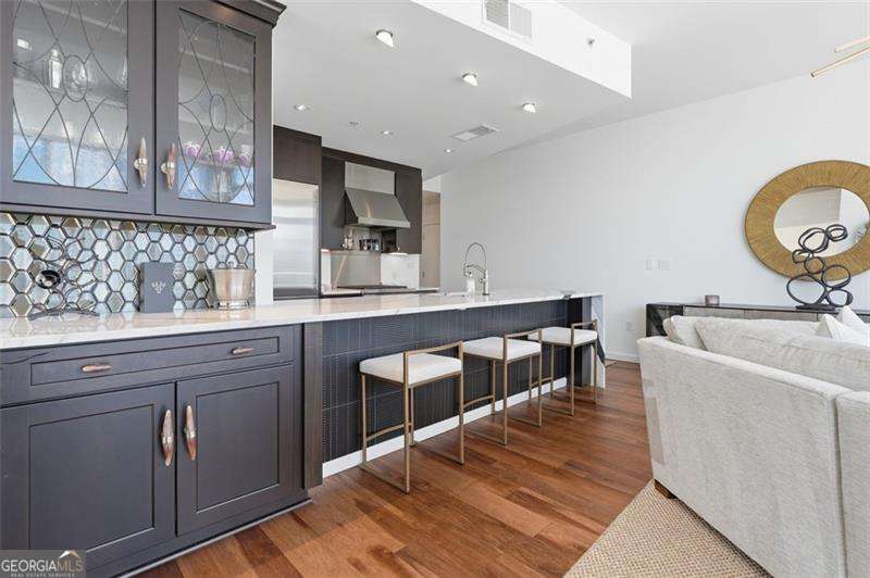 1 bedroom, 1 bathroom, 930 sq ft condominium for sale at 3325 Piedmont Road 1607, Atlanta, GA 30305 — photo 5