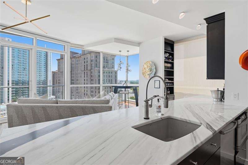 1 bedroom, 1 bathroom, 930 sq ft condominium for sale at 3325 Piedmont Road 1607, Atlanta, GA 30305 — photo 10