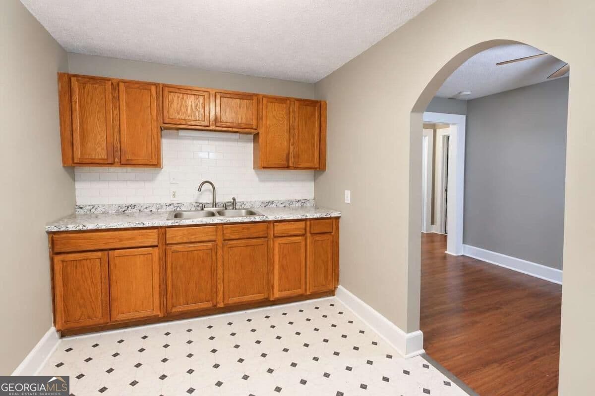 2 bedroom, 2 bathroom single family residence for sale at 11 Opal Street, Cartersville, GA 30120 — photo 6