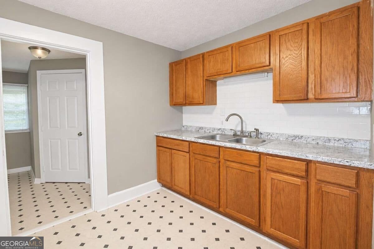 2 bedroom, 2 bathroom single family residence for sale at 11 Opal Street, Cartersville, GA 30120 — photo 7