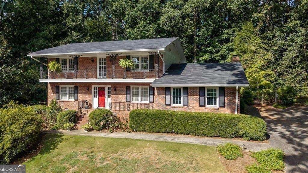 4 bedroom, 3 bathroom, 2,620 sq ft single family residence for sale at 2206 Deer Ridge Drive, Smoke Rise, GA 30087 — photo 7