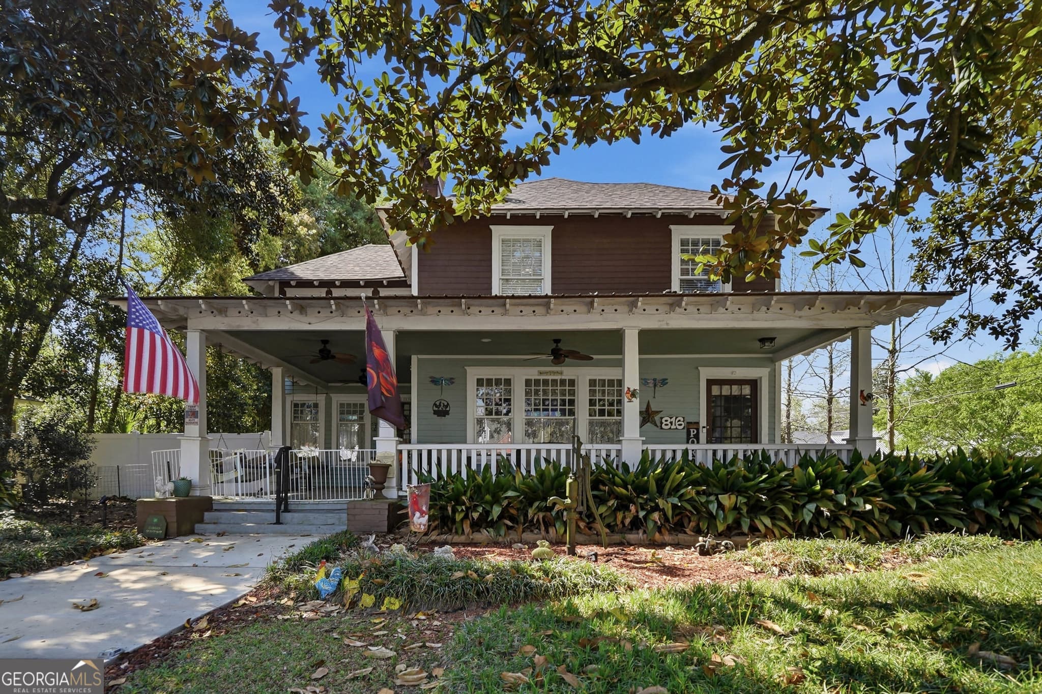 3 bedroom, 2.5 bathroom, 2,492 sq ft single family residence for sale at 816 W Central Avenue, Fitzgerald, GA 31750 — photo 2