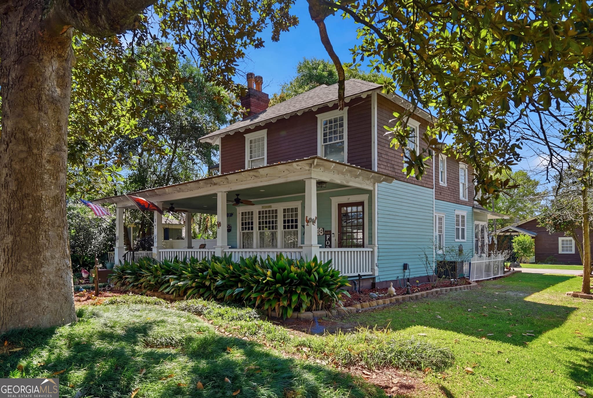 3 bedroom, 2.5 bathroom, 2,492 sq ft single family residence for sale at 816 W Central Avenue, Fitzgerald, GA 31750 — photo 3
