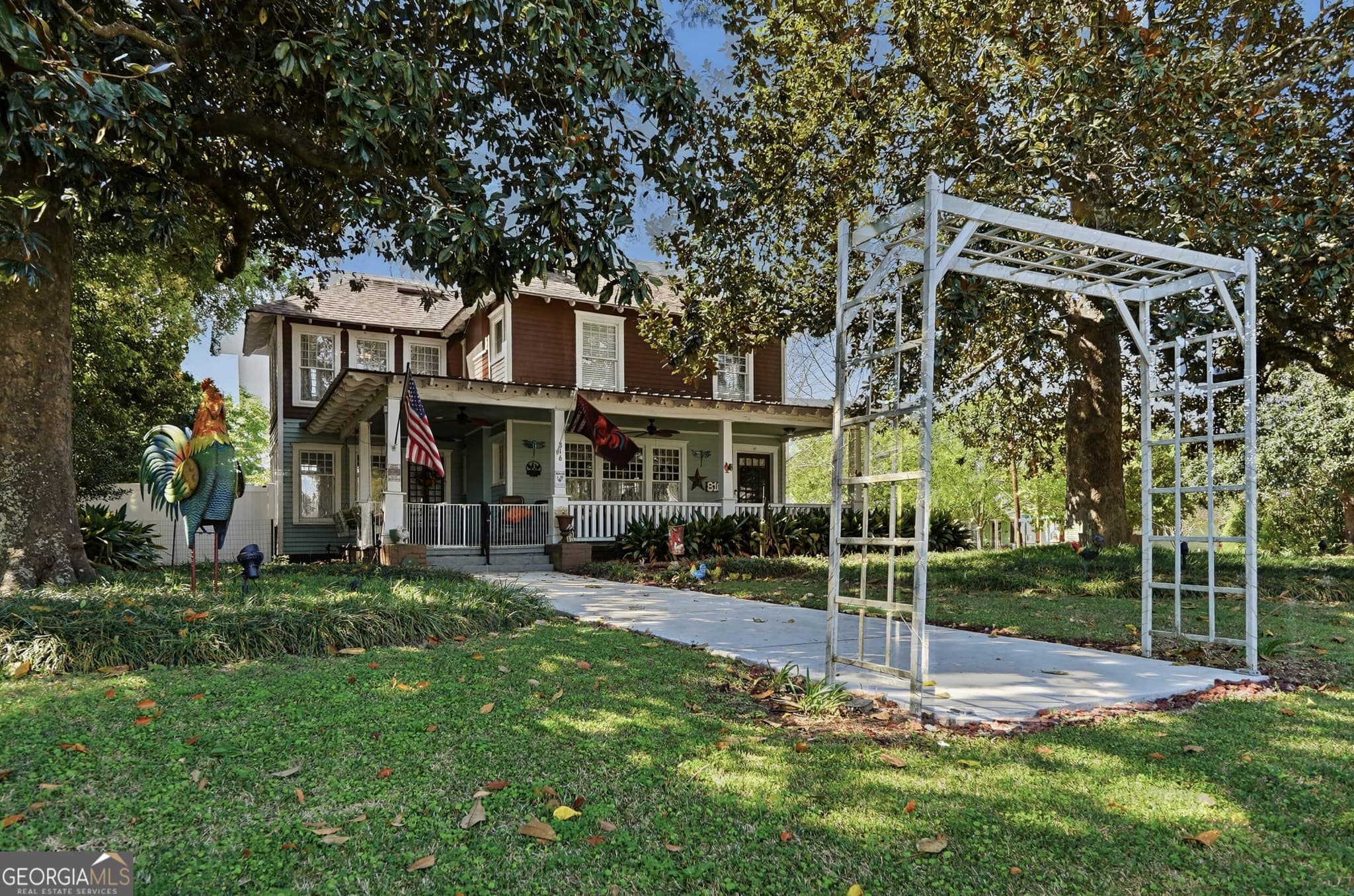 3 bedroom, 2.5 bathroom, 2,492 sq ft single family residence for sale at 816 W Central Avenue, Fitzgerald, GA 31750 — photo 4