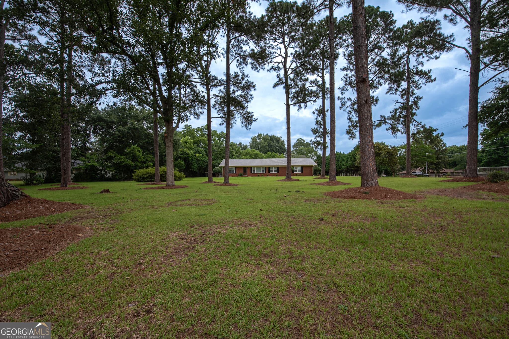 3 bedroom, 2 bathroom, 1,869 sq ft single family residence for sale at 281 Peggy Drive, Fort Valley, GA 31030 — photo 5